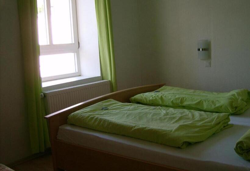 ホテル Gasthaus Zur Traube