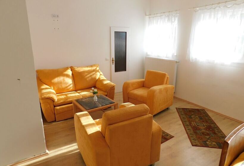 فندق Vila Arnau