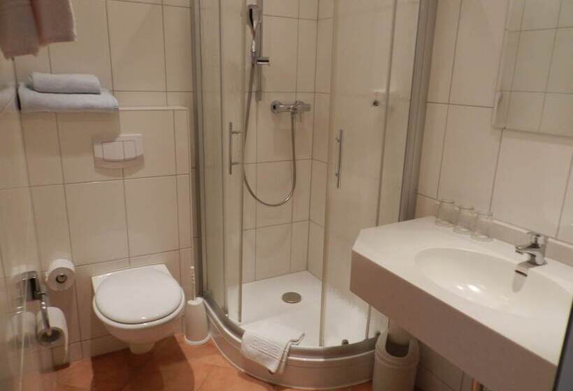 ペンション Gasthaus Bärmann Hotel Restaurant