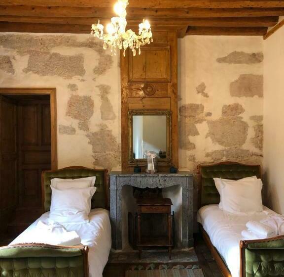 ペンション Domaine Du Très Haut   Château De Montanges