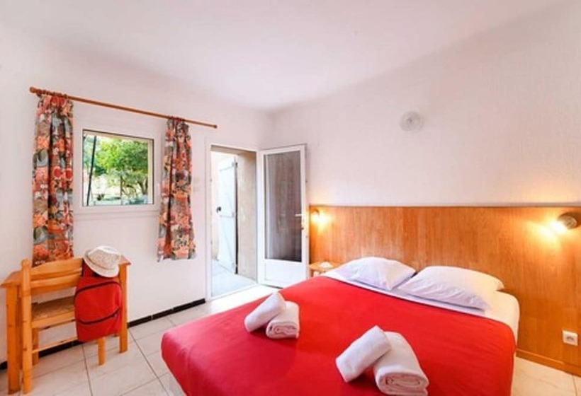 אתר נופש Village Vacances Les Bories