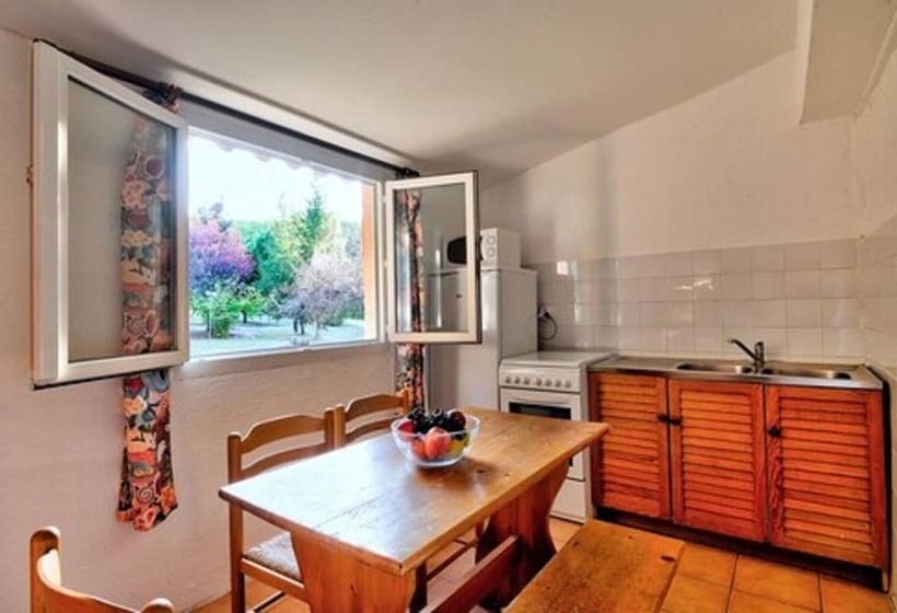 אתר נופש Village Vacances Les Bories