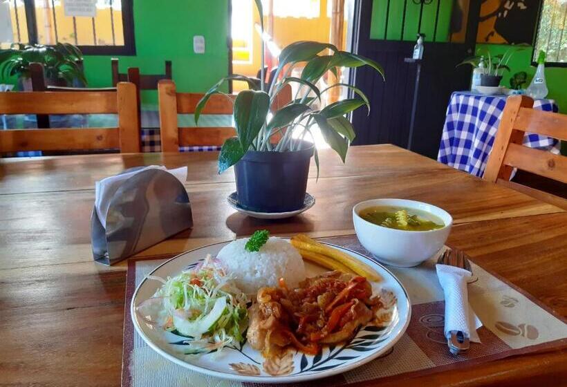 فندق صغير Vista Hermosa Eco Hostal