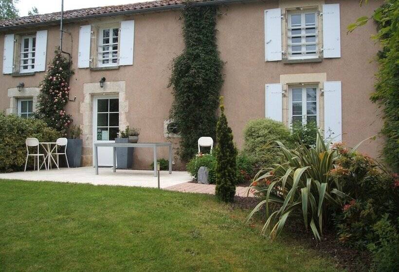 مبيت وإفطار Chambres D Hôtes La Charrière