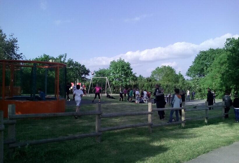 فندق Camping De Kernéjeune