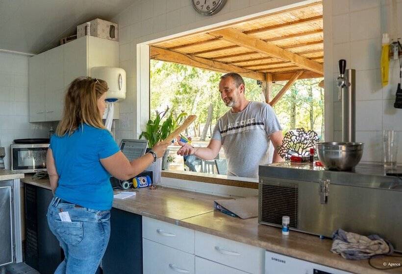 فندق Camping Le Chene Du Lac