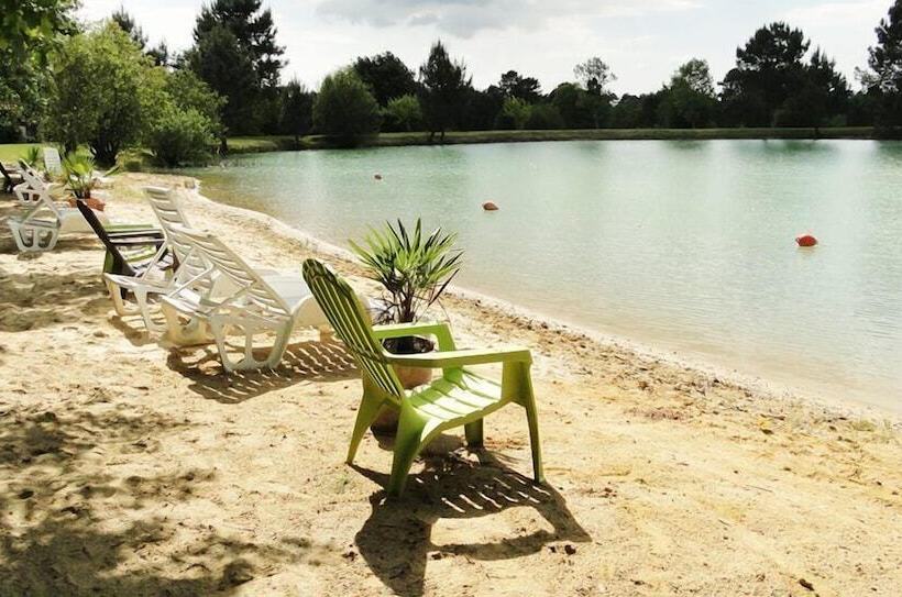فندق Camping Le Chene Du Lac