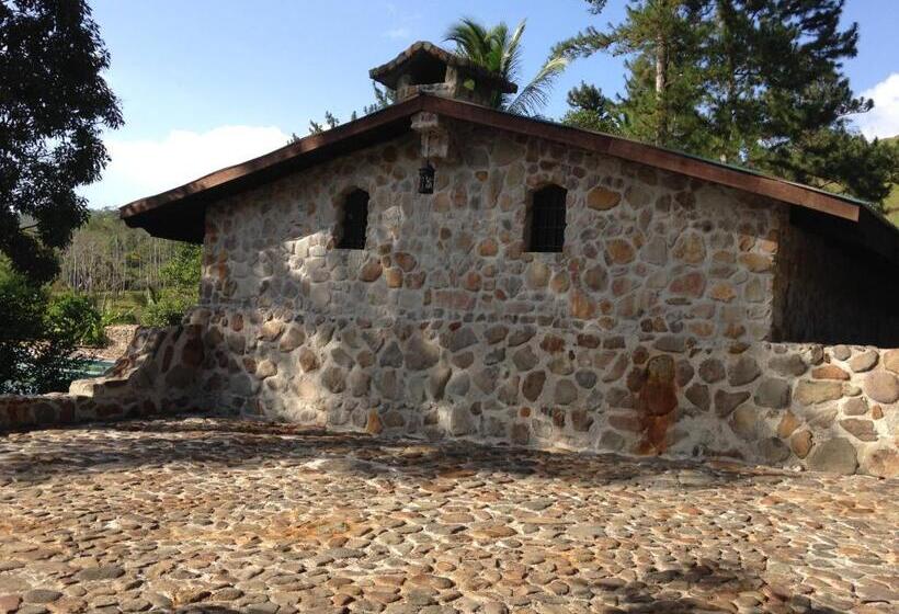 فندق Malekus Mountain Lodge