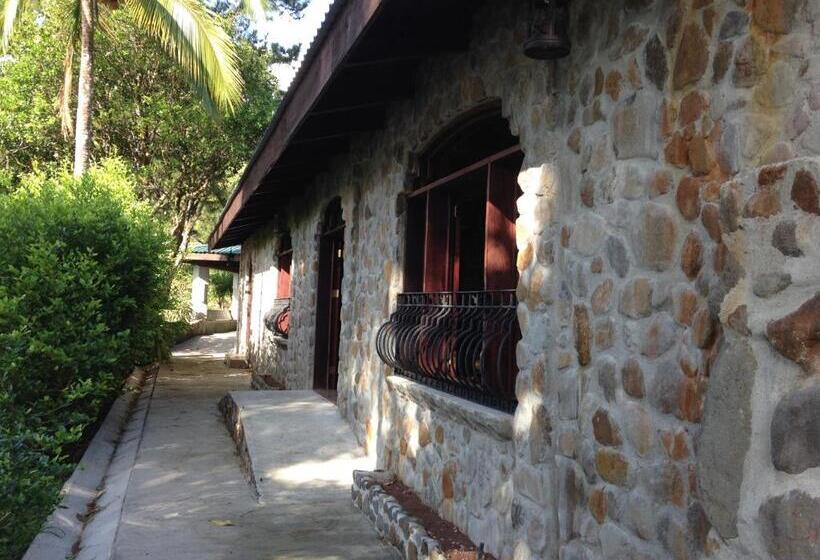 فندق Malekus Mountain Lodge