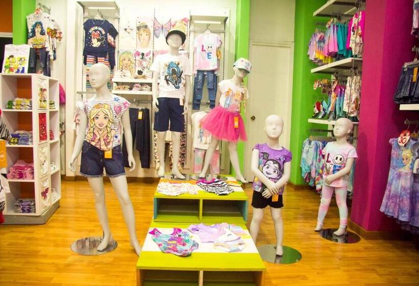 هتل Mall Santana Del Río