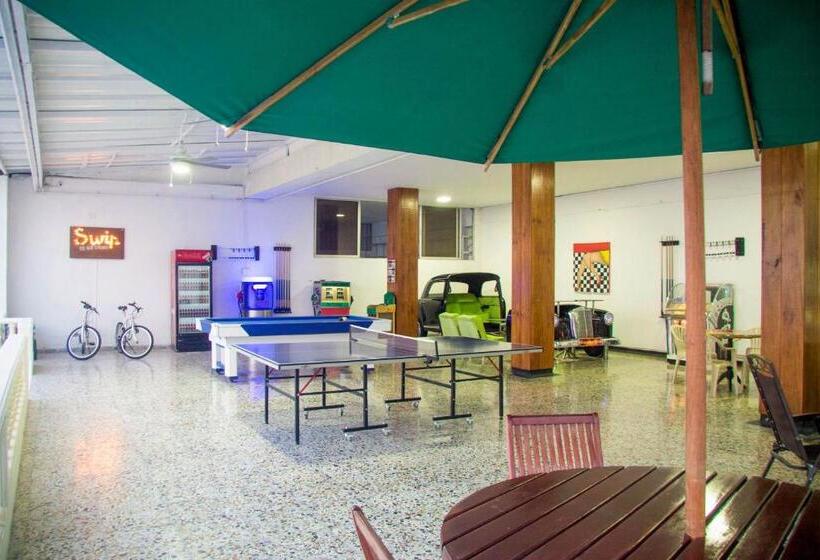 هتل Mall Santana Del Río