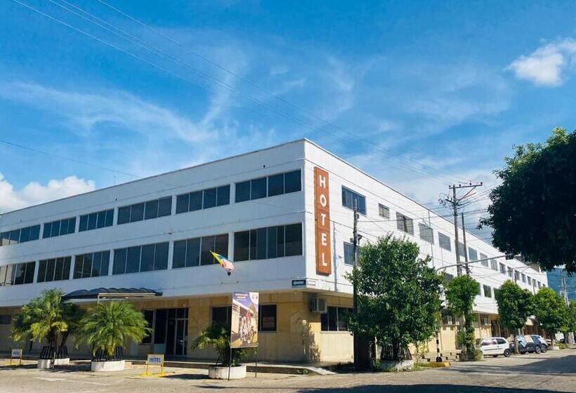 هتل Mall Santana Del Río