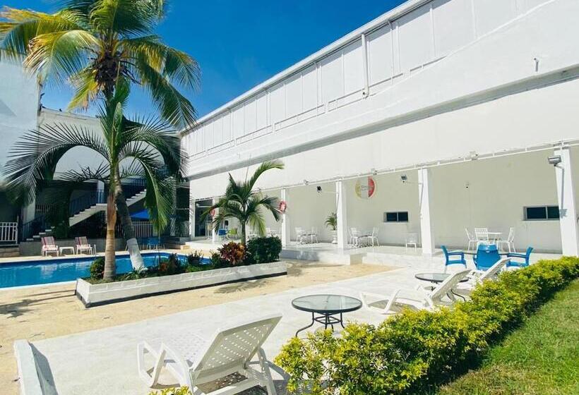 هتل Mall Santana Del Río