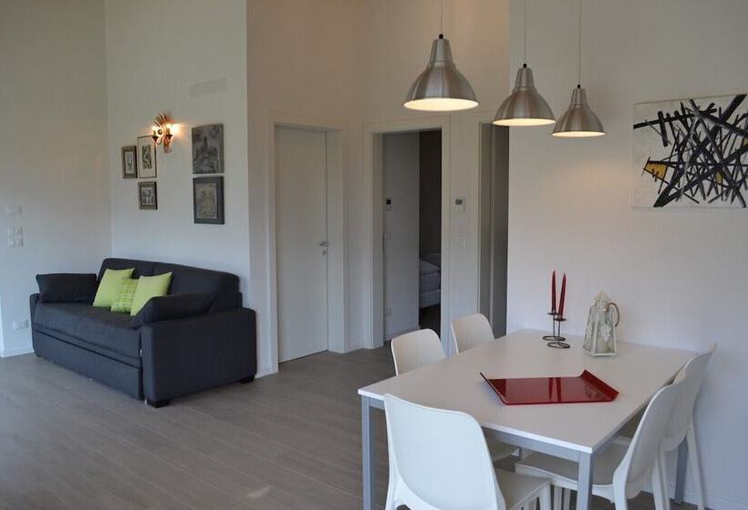 住所  La Gazza Ladra Apartments