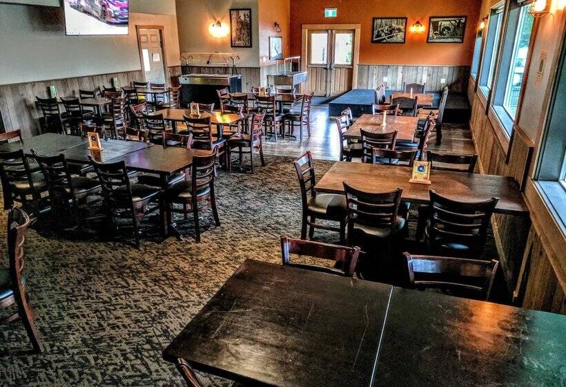 Riverside Inn