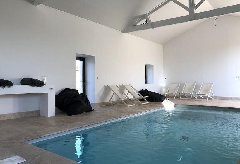 ベッドアンドブレックファースト Château Bernon Maison D Hotes   Piscine Et Sauna