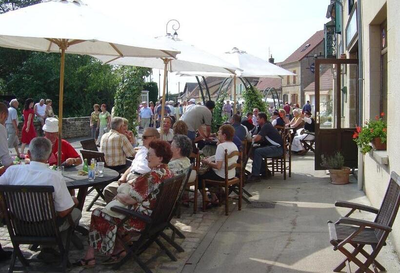 客栈  Auberge Saint Aubin