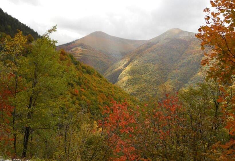 교외 호텔 Agriturismo Monti Sibillini Camperato
