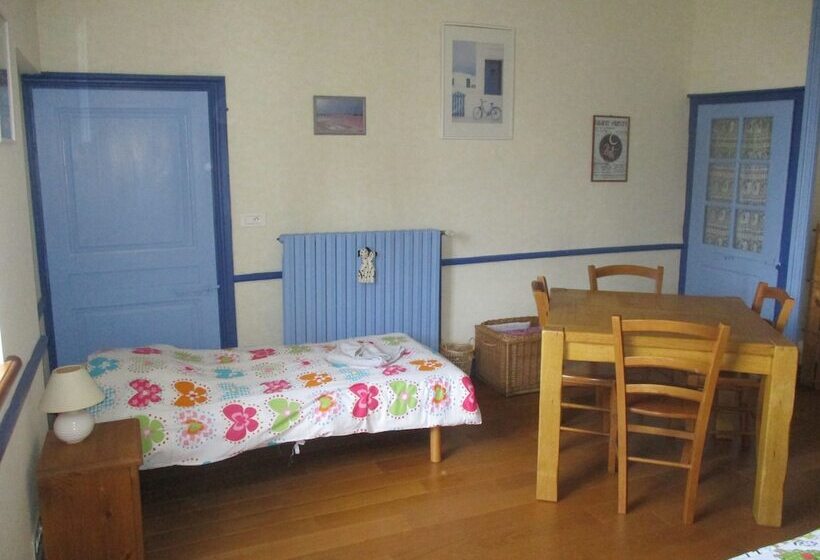 Пансион Chambres D Hôtes La Petite Résie