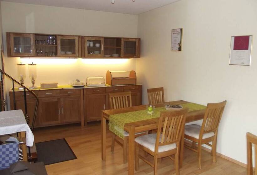 ペンション Weingut & Gastehaus Kaufmannschneider