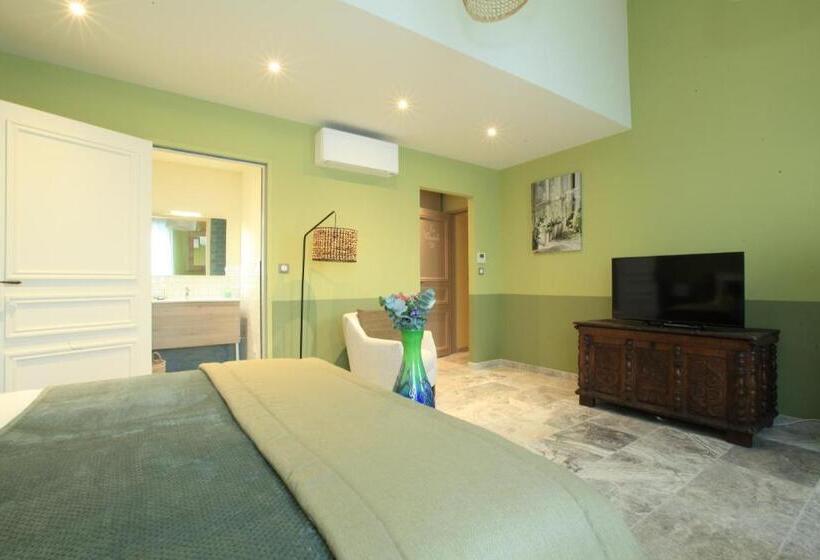 تختخواب و صبحانه Chambres D  Hôtes Les Ormes
