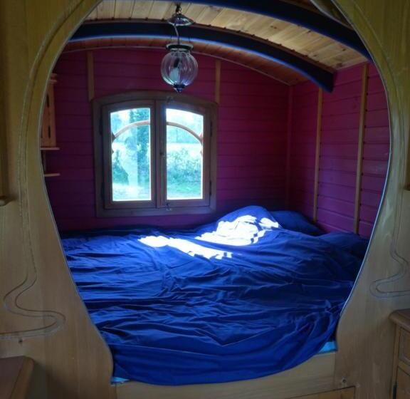 住宿加早餐  Une Roulotte Et Des Chevaux