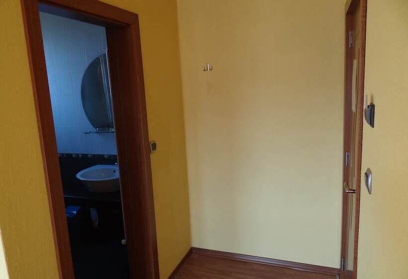 צימר Guestrooms Struma Dolinata