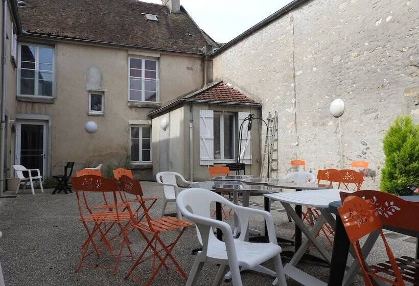 Fontaineblhostel