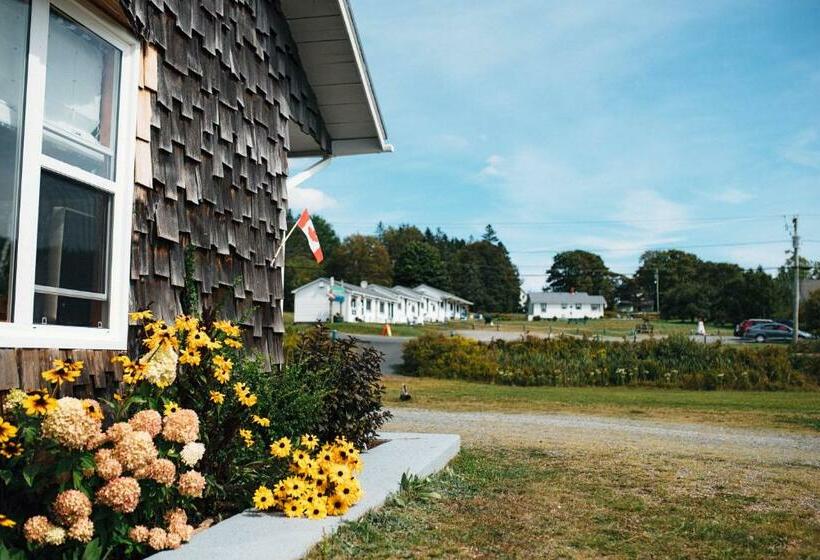 فندق Friars Bay Inn & Cottages