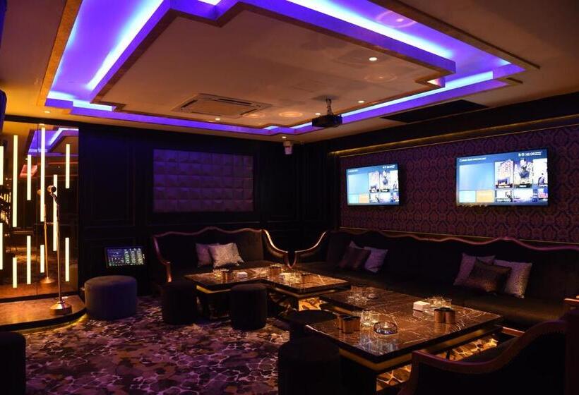 Vangohh Eminent Hotel & Spa