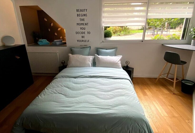 פנסיון Au 10 Bed & Breakfast