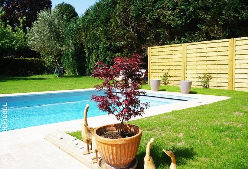 膳宿费 Ker Feuchidoul