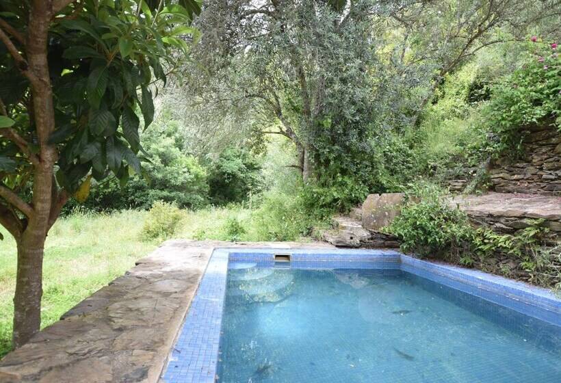 Quiet & Cottage In Estate Casas Da Cerca Near Troviscais