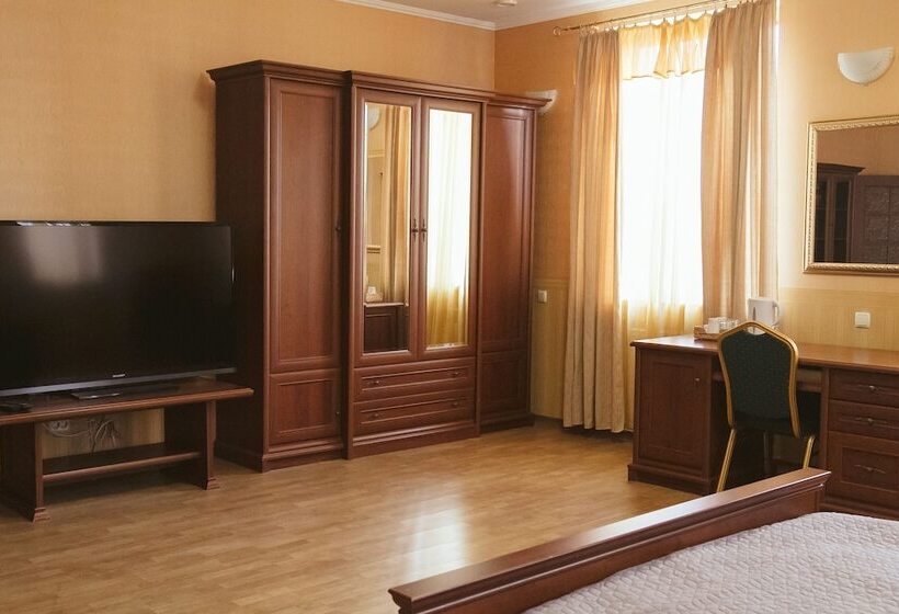 هتل Korona
