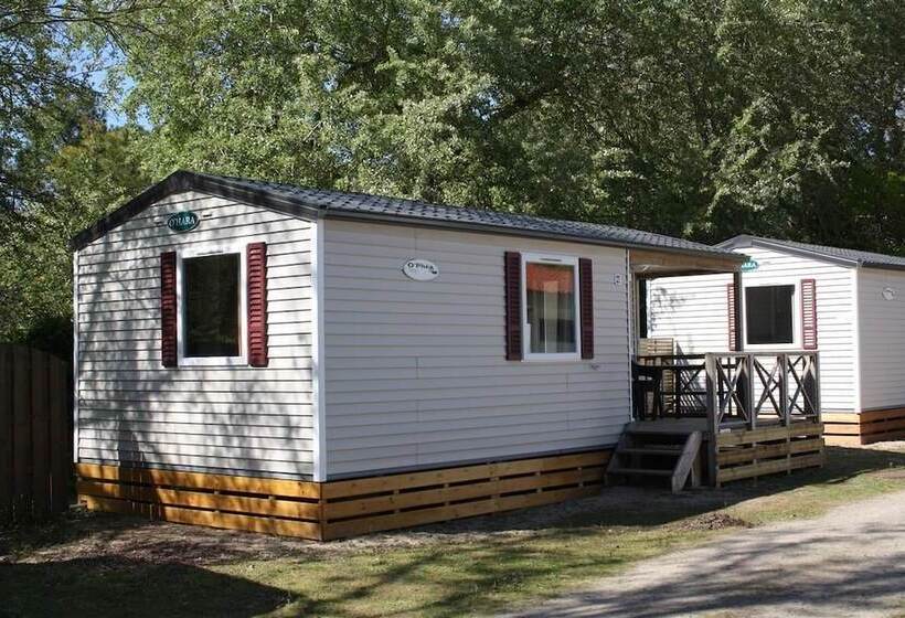 בית מלון כפרי Camping Le Chenal