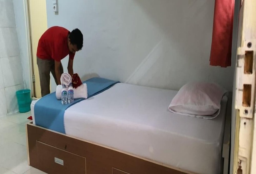 هتل New Fatimah Guest House Syariah