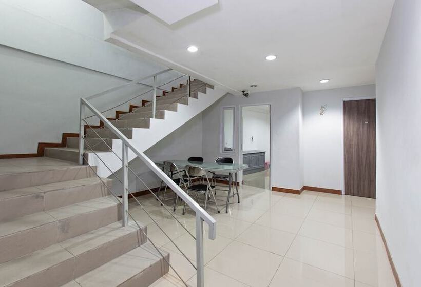 בית מלון כפרי Reddoorz @ Cideng