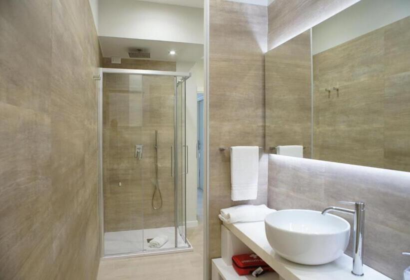 اقامتگاه Isola Bella Infinity Suites