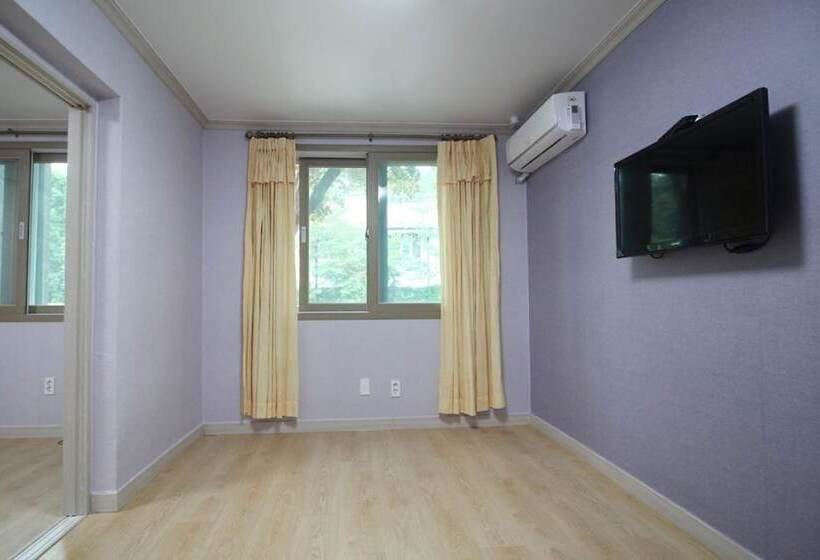 פנסיון Muju Haebaragi Hostel