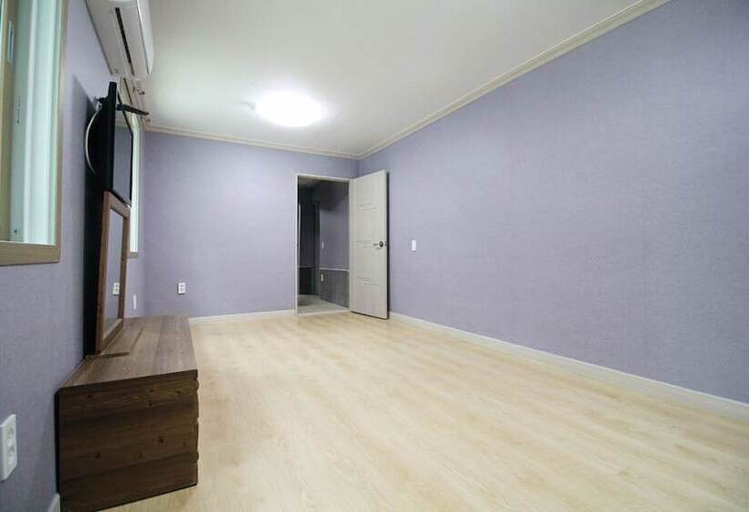 פנסיון Muju Haebaragi Hostel