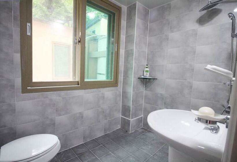 פנסיון Muju Haebaragi Hostel