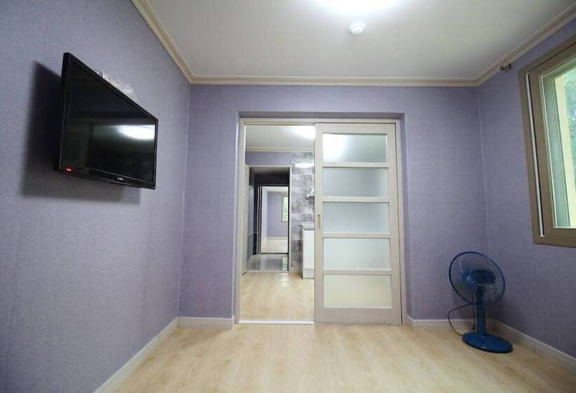 פנסיון Muju Haebaragi Hostel