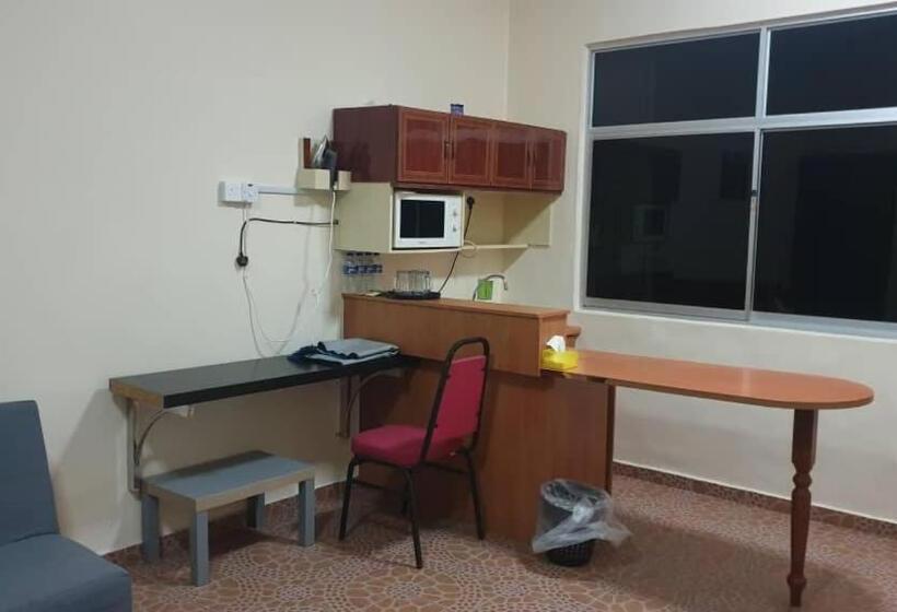هتل Apartment Teluk Batik
