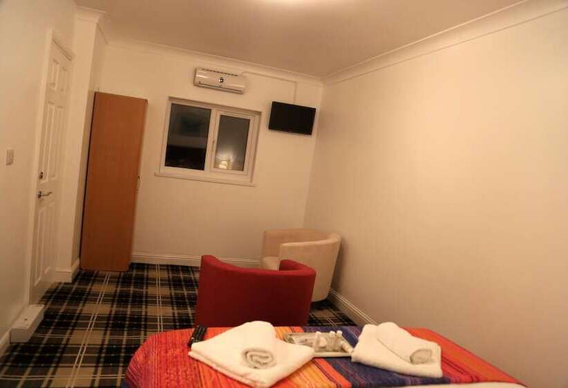 בית מלון כפרי Atz&h Inn