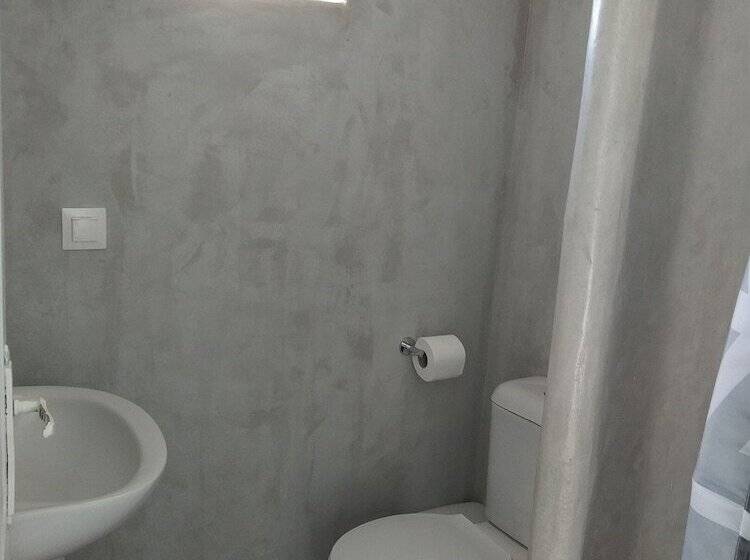 پانسیون Popi Studios