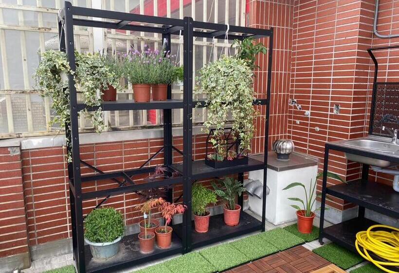 تختخواب و صبحانه Or Inn