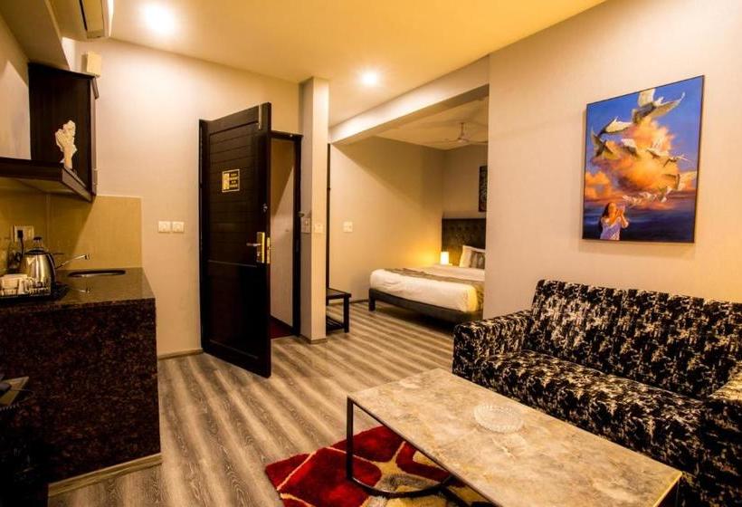 בית מלון כפרי Encore Suites Goa