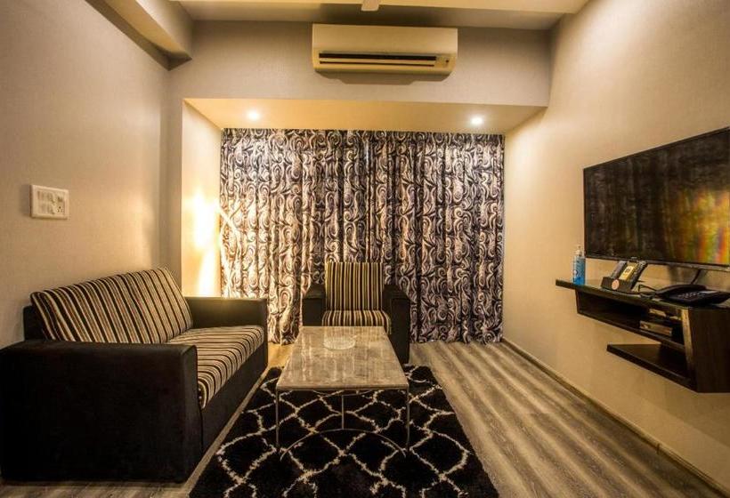 בית מלון כפרי Encore Suites Goa