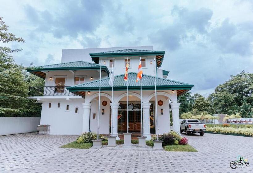 בית מלון כפרי Lakegala Resort