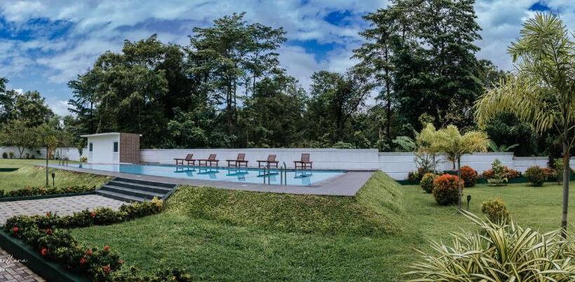 בית מלון כפרי Lakegala Resort